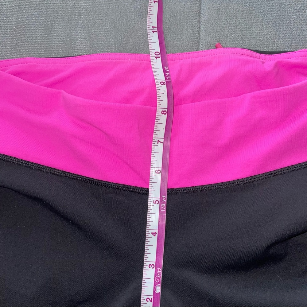 Lululemon crop leggings size 8 - Picture 5 of 8